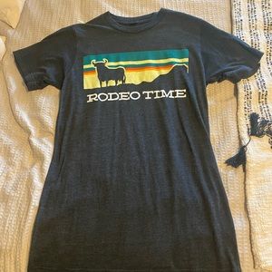 Dale Brisby, Rodeo Time shirt, size small.
